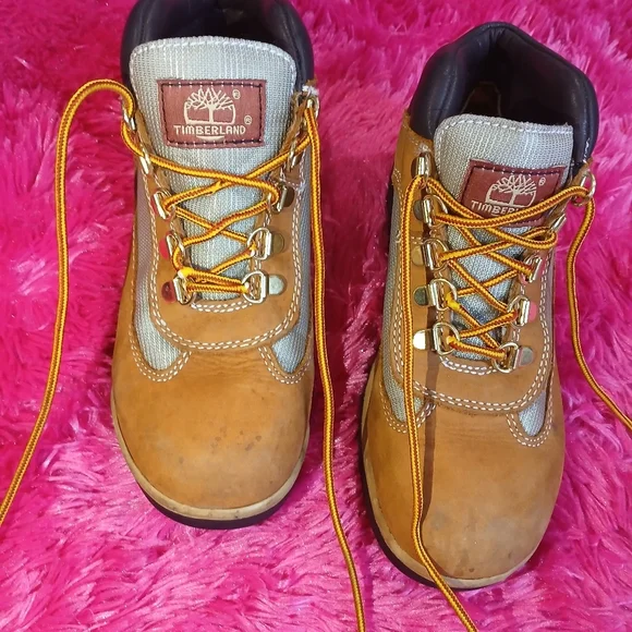 TimberlandsTimberlandSize: 4 - Picture 2 of 8